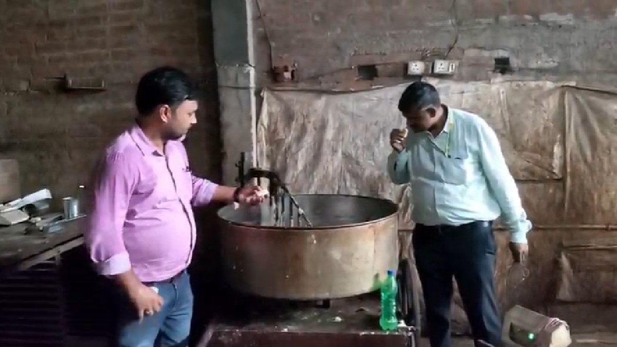 रक्षाबंधन से पहले नकली मिठाई फैक्ट्री का भंडाफोड़, खाद्य विभाग की बड़ी कार्रवाई